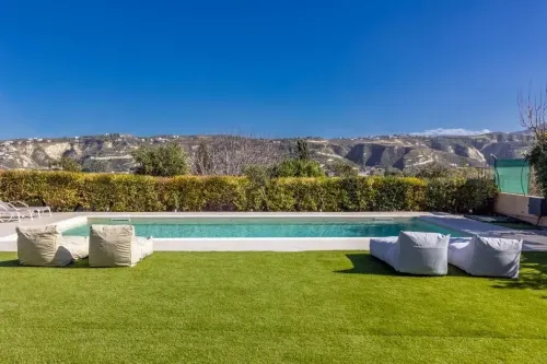 Luxury Garden Villa - Elegant Rural Retreat, Heated Pool