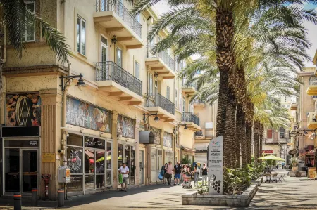 The Printhouse Boutique Studio 8 by Sea N' Rent Отели в г. Хайфа