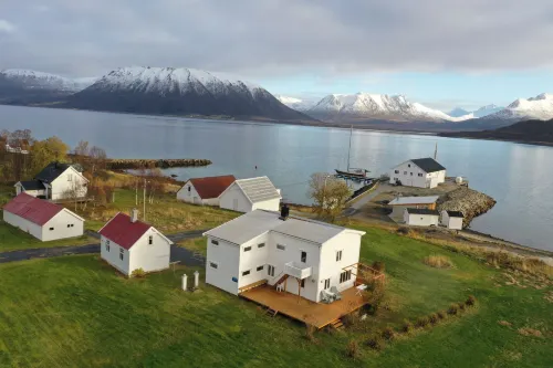 Arctic Ocean Lodge Hotel di Oksnes