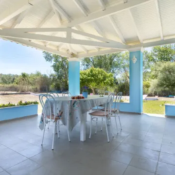 Villa Amorossa with Garden View & Shared Pool by Konnect, Roda Corfu