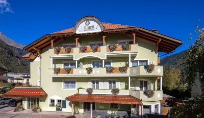 Wohlfühlhotel Mei Auszeit Отели в г. Rabla