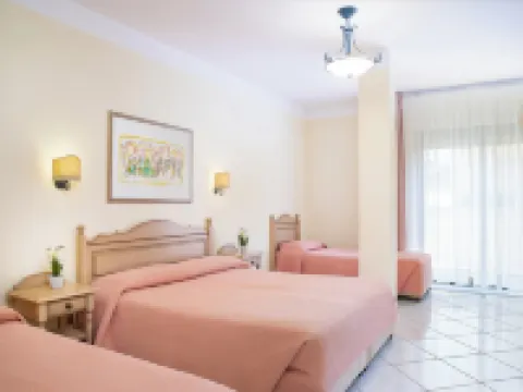 โรงแรมมาเรีย โรซาเรีย โรงแรมในOrosei