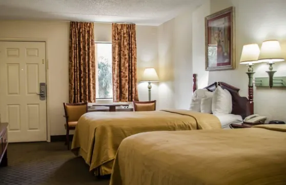 克里斯特爾裏弗凱藝酒店