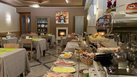 Hotel Centrale Отели в г. Бракка