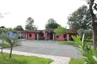 The Garda Village - Bãi đậu xe