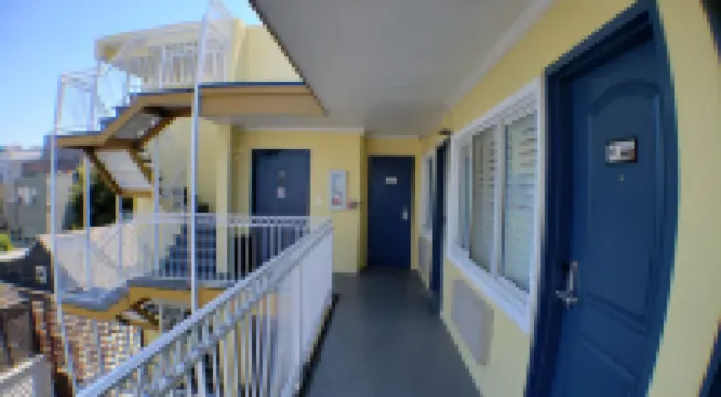 普雷西迪歐帕克威旅館