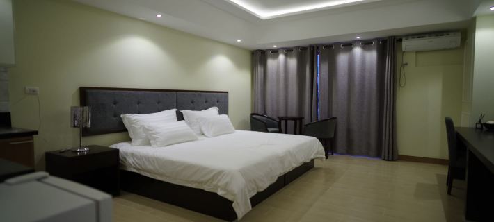 Luxe in Venice Hotels in Taguig