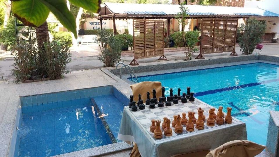 Rezeiky Hotel & Camp