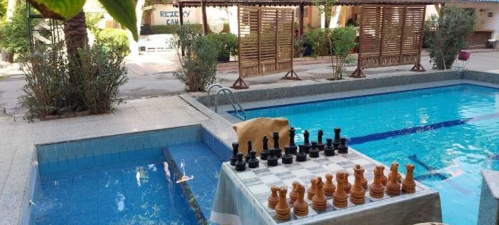 Rezeiky Hotel & Camp Hotel di Luxor