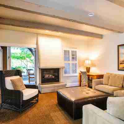 Wine & Roses Hotel Restaurant Spa Lodi Rooms
