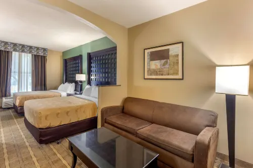 Quality Inn & Suites Durant - Pools