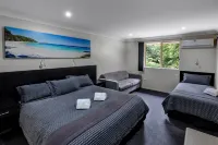 Dolphin Shores - parking