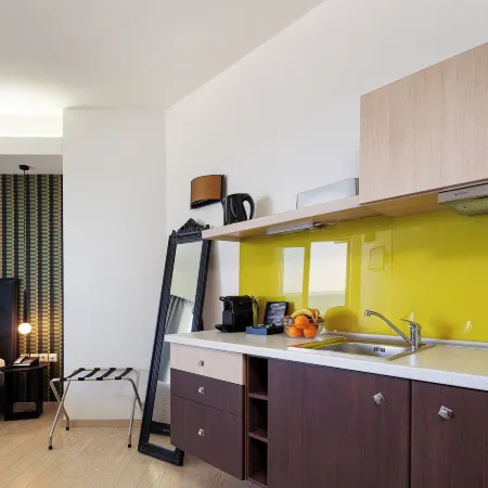 Steris Elegant Beach Hotel & Apartments