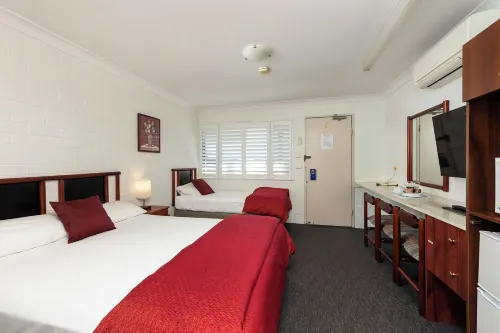 Pigeon House Motor Inn - 3-Star