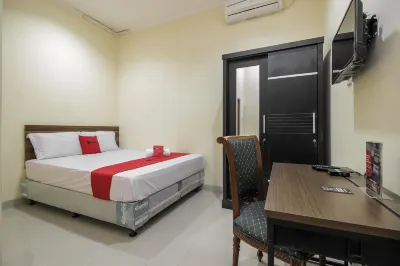 RedDoorz @ Meruya 2 Hotels near GBI - Metro Permata 1