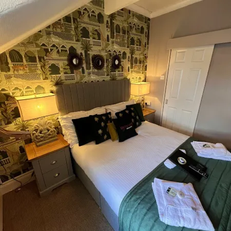 Delovely Hotel