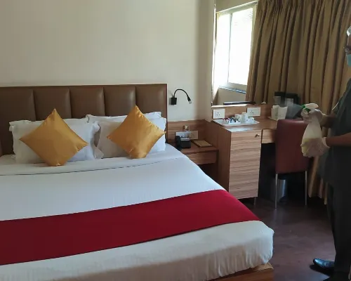 Hotel Plaza Hotels near BARC