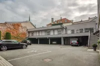 Brit Hotel Bristol Montbéliard Centre - parking