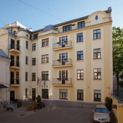Hotel Edvards Отели рядом с достопримечательностью «Саркандаугава»