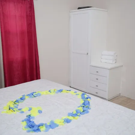 Justinn Apartments