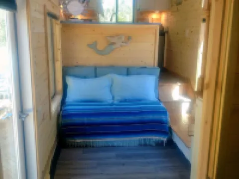 Coral Tree House Hotels in Rainbow