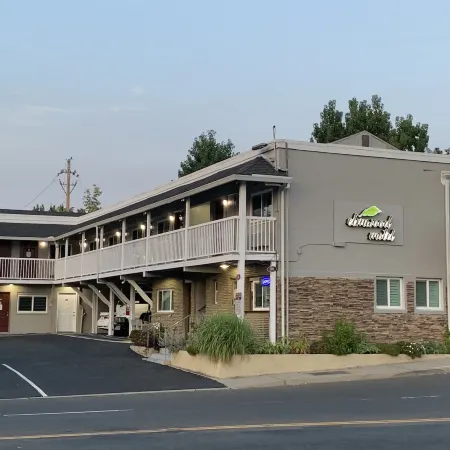 Elmwood Motel