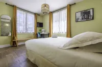 Hôtel Cosmopolitain - بار