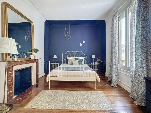 ซาเครส์ อพาร์ตส์