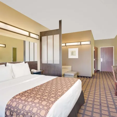 Microtel by Wyndham Perry National Fairground Area I-75