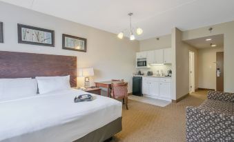 The Landmark Inn