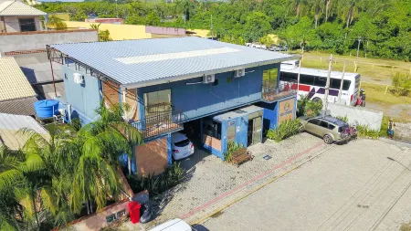 Pousada Costa Container Отели в г. Пенья