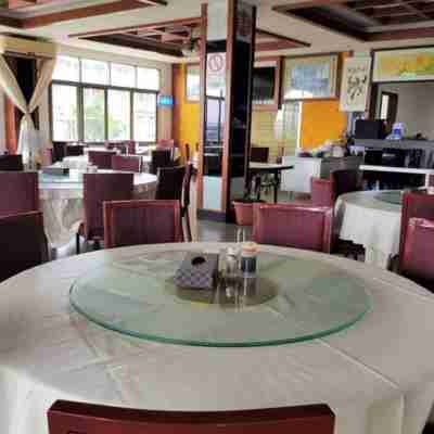 Emerald Hotel & Restaurant Dining/Meeting Rooms