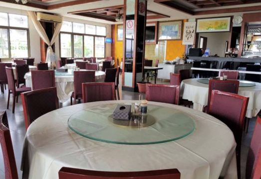 3. 에메랄드 호텔 ..