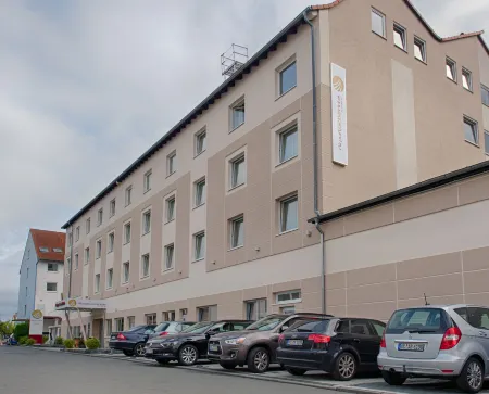 Airport Global Hotel, Olive Inn