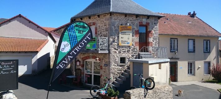 Chambres d'hôtes de l'Auberge l'Astrassadou Hotels in Cantal