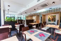 Utopia Hotel - Art & Nature Hotel - breakfast