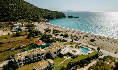 Coralli Hotel فنادق في Paxoi