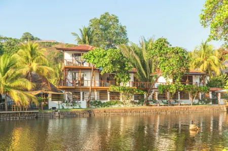 Boca Olas Resort Villas