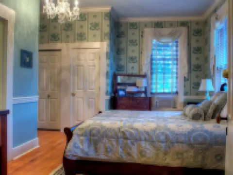 Emma's Bed and Breakfast Hotels in Springfield