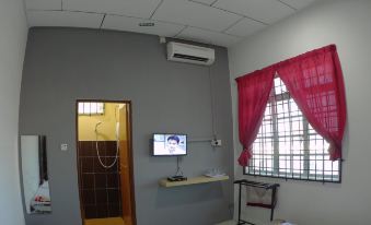 Semarak Beach Inn