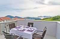 Apartments Villa Dadić Hotels in Rozat