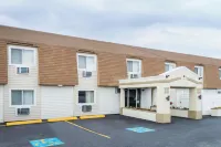 Super 8 by Wyndham Bangor Hotels in Hampden