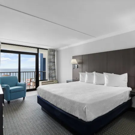 Grande Shores Ocean Resort