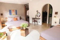 Deja Vu House Ha Long Hotels near Bai Tho Mountain
