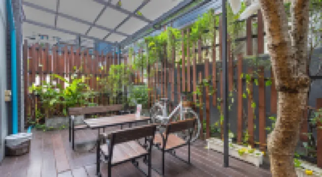 บีทู นิมมาน พรีเมียร์ โรงแรมใกล้ABK Art and Studio 1991 School