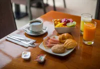 Palmetto Hotel Business la Perla - breakfast