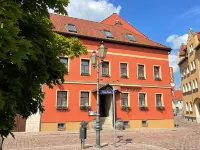 "Zur Altstadt - Am Fuße der Osterburg" Gaststätte, Pension, FEWO Hotels in Weida