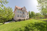 Boutique Hotel Villa Beatika Hotels in der Nähe von Plague Column