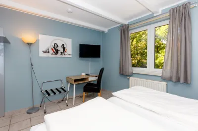 Apart Hotel Sarstedter Hof Hotels in Giesen