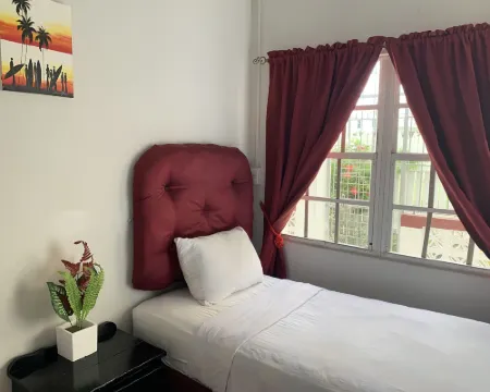 Coningsby Inn Hotels in Belize City